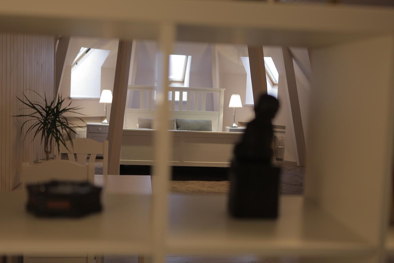 Rabbit Hotel Raiskums Buitenkant foto