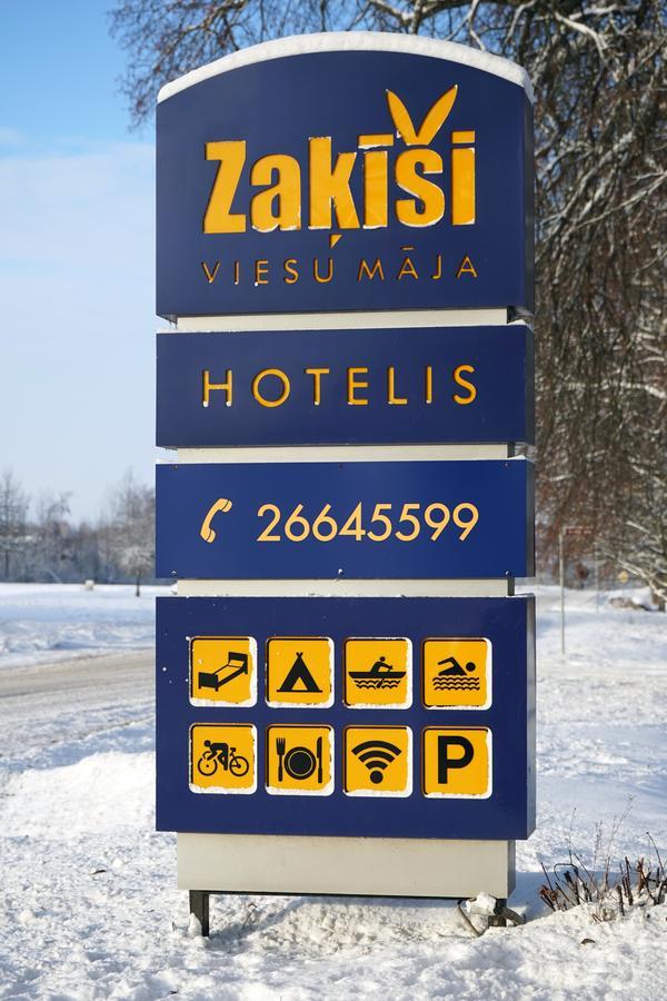 Rabbit Hotel Raiskums Buitenkant foto